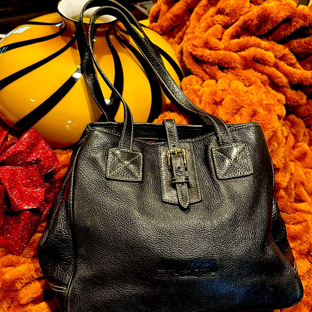 Black “Dooney & Bourke” pebble leather expandable bag.